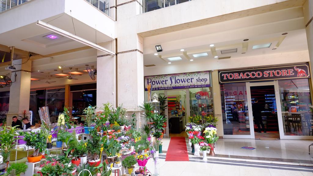Galeria * Tirana